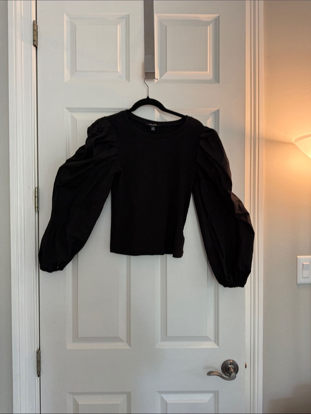 Lea & Viola Black Puff-Sleeve Top